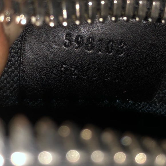 Black Gucci Messenger bag. Only used Indoors - Picture 4 of 5